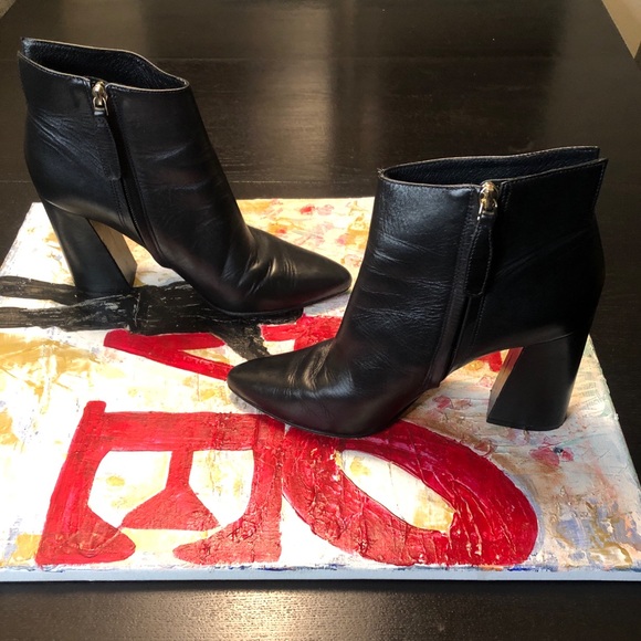 VC/John Camuto Black Leather Block Heel Booties / Size 10 - Picture 4 of 12